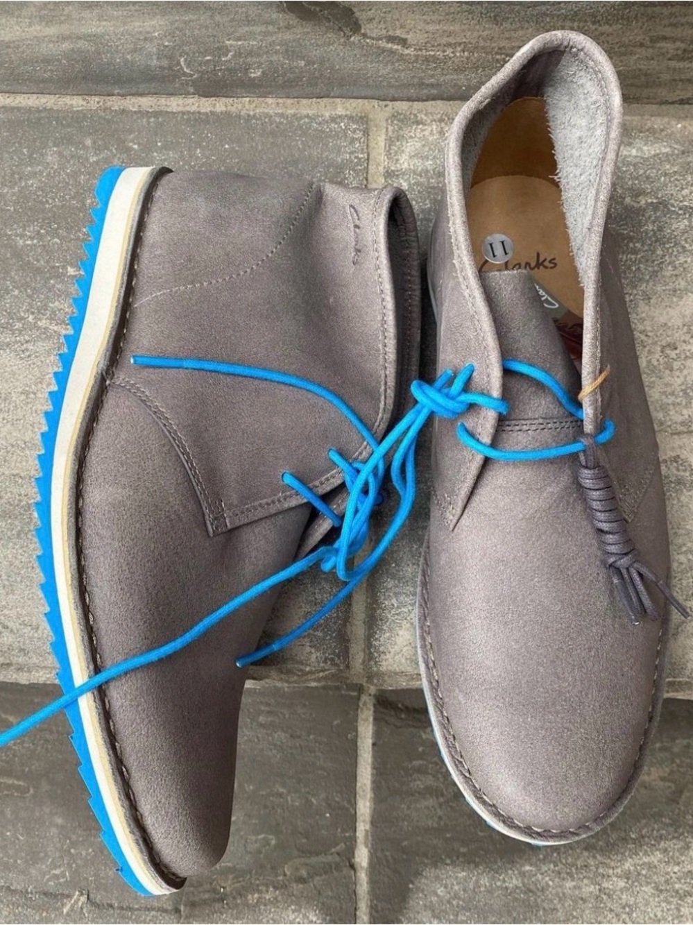 Clarks Men’s Gray Chukka Boots with Bright Blue Laces
